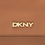 Bandolera DKNY nailon logo con bolsillo beige